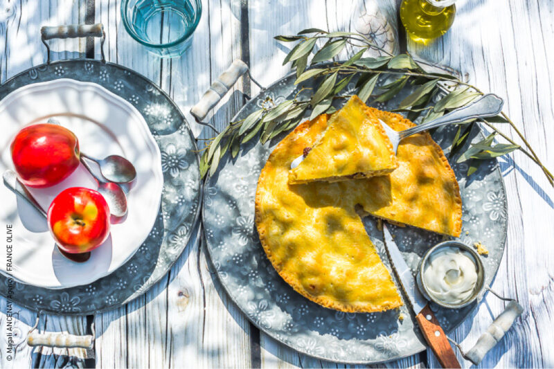 tourte_pomme_huile_olive_vallee_baux_provence_aop