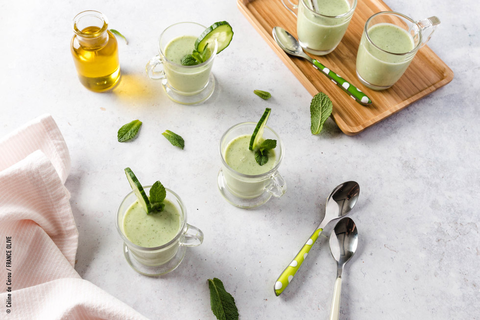 recette-soupe-glacee-concombre-menthe-huile-olive-nimes-aop